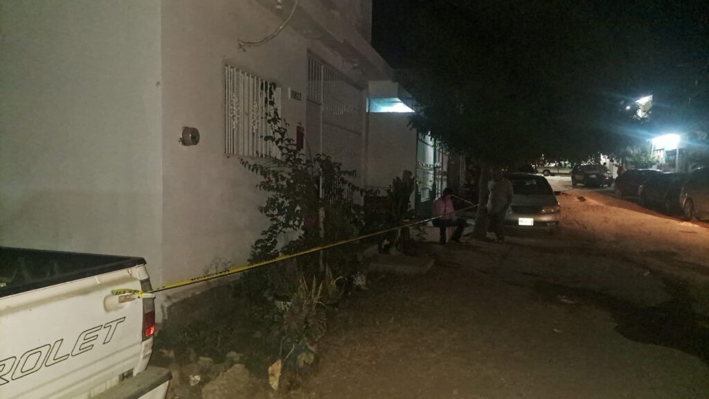 En el incidente tres elementos de Protección Civil de Mazatlán resultaron lesionados.