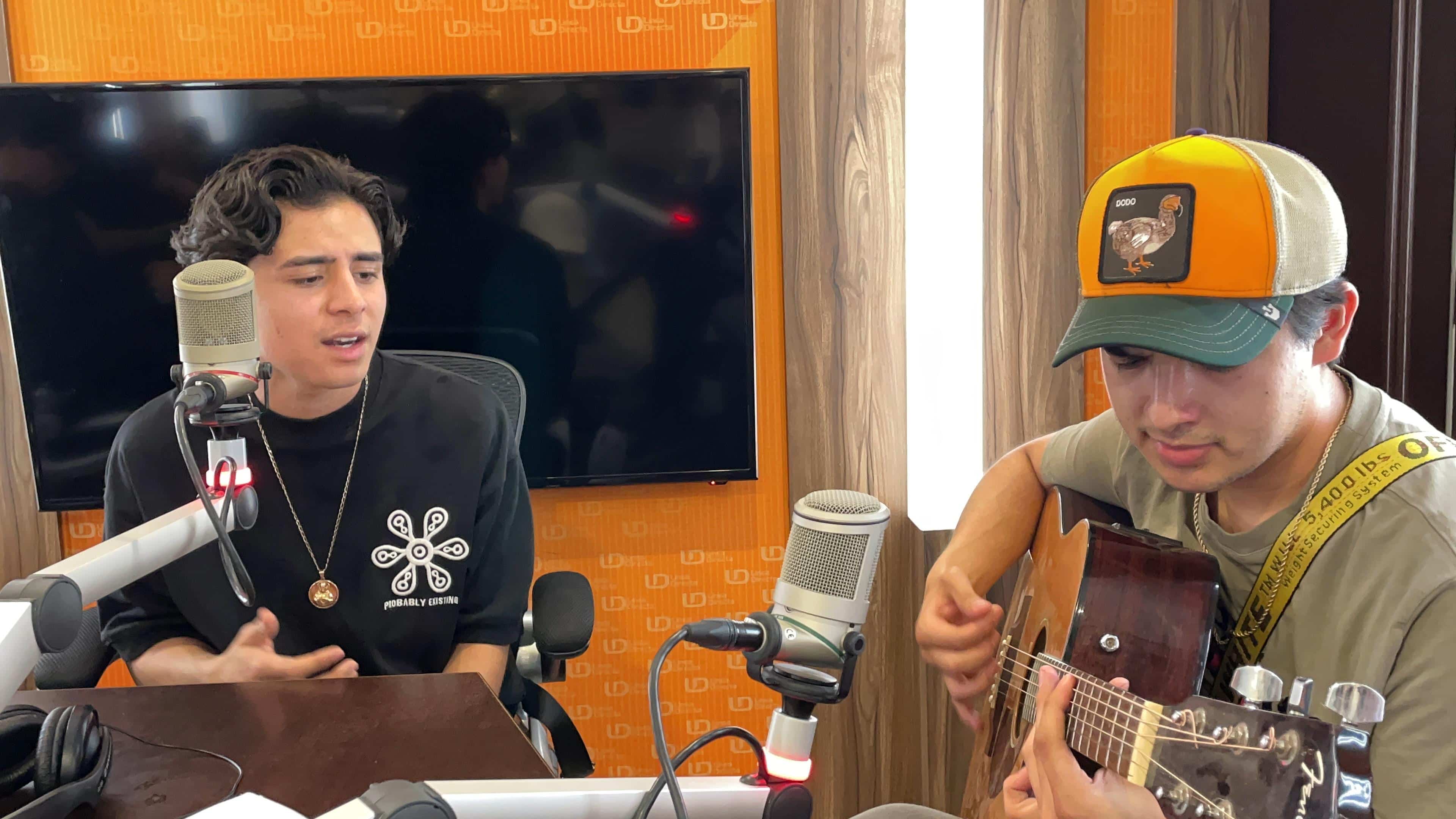 Fend en el estudio de Línea Directa en Los Mochis