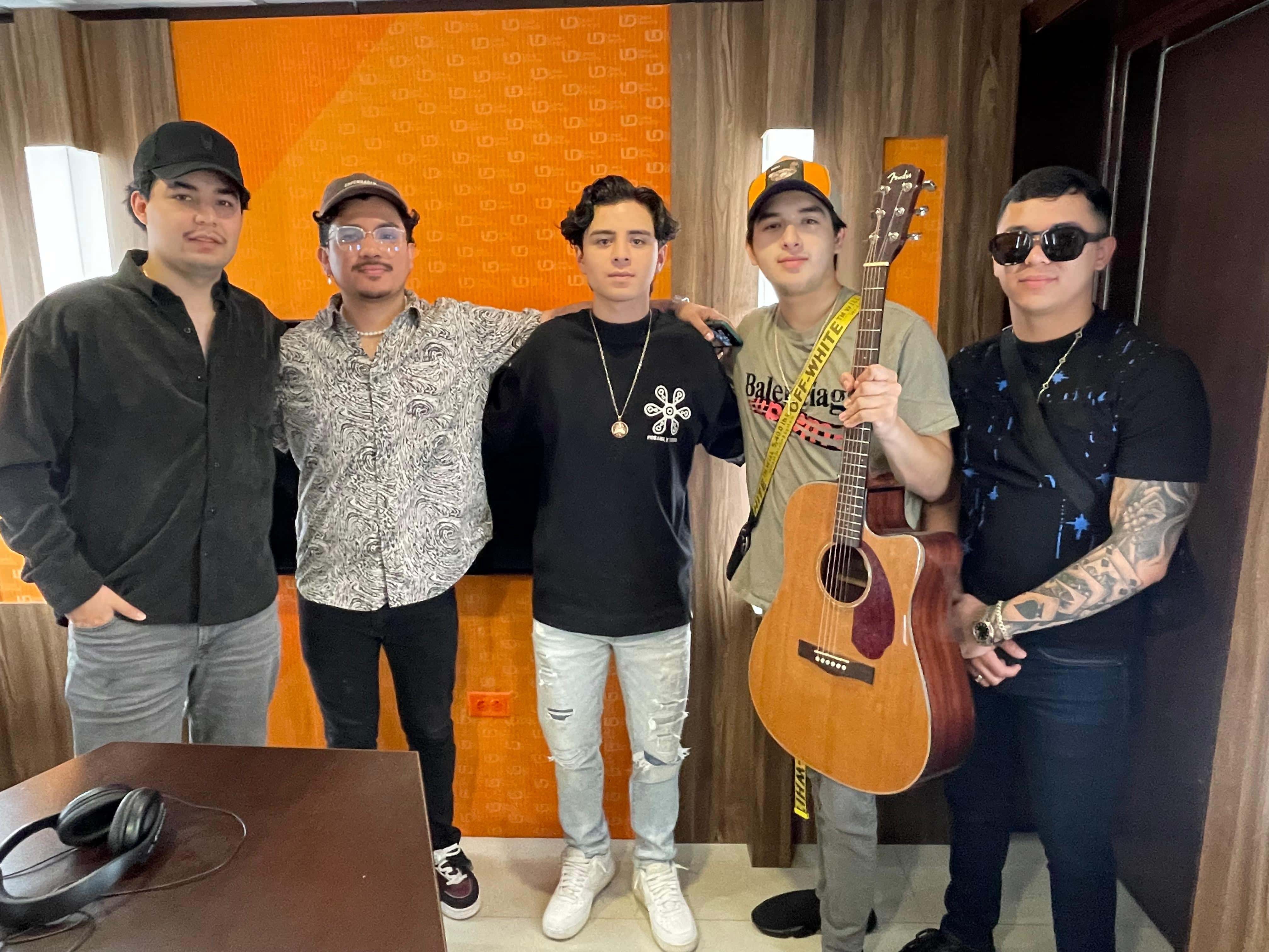 Fend en el estudio de Línea Directa en Los Mochis
