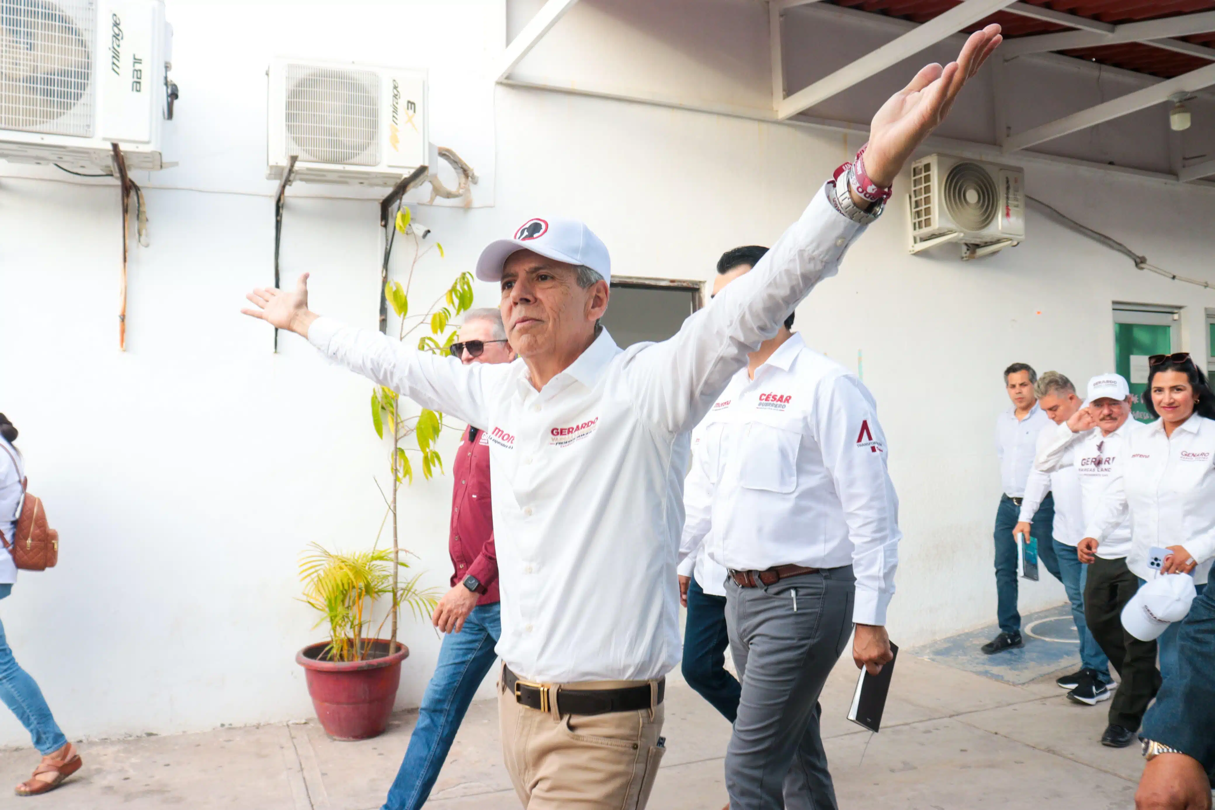 Gerardo Octavio Vargas Landeros durante su encuentro con Trabajadores de la Unión del Volante en Los Mochis