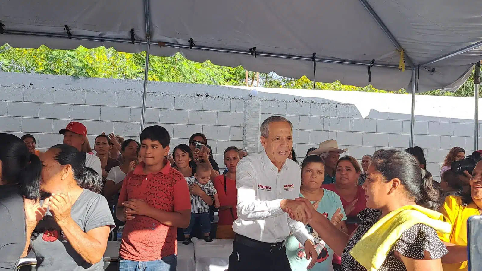 Gerardo Vargas Landeros se reunió con familias de la colonia Ampliación 12 de Octubre.
