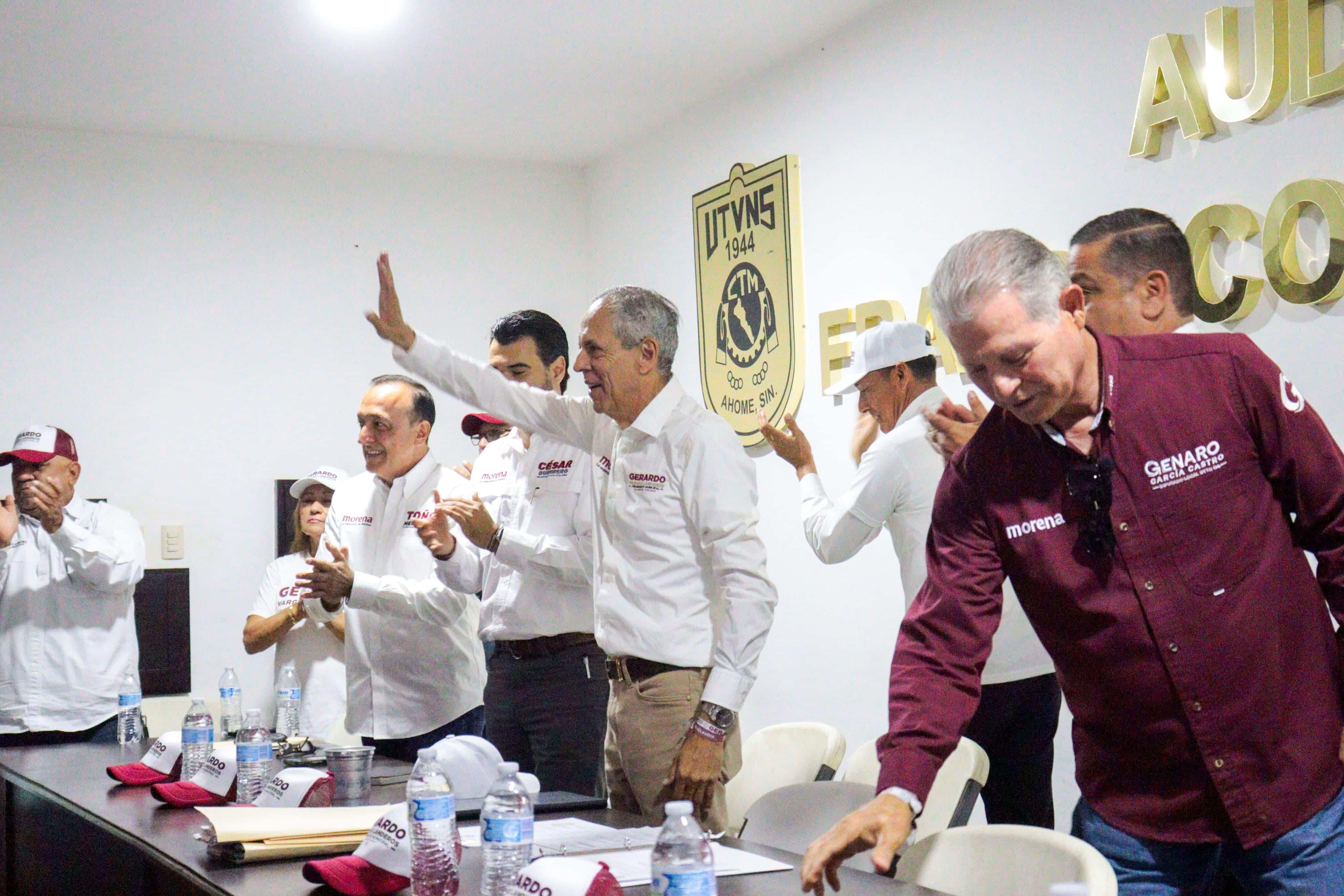 Gerardo Octavio Vargas Landeros durante su encuentro con Trabajadores de la Unión del Volante en Los Mochis