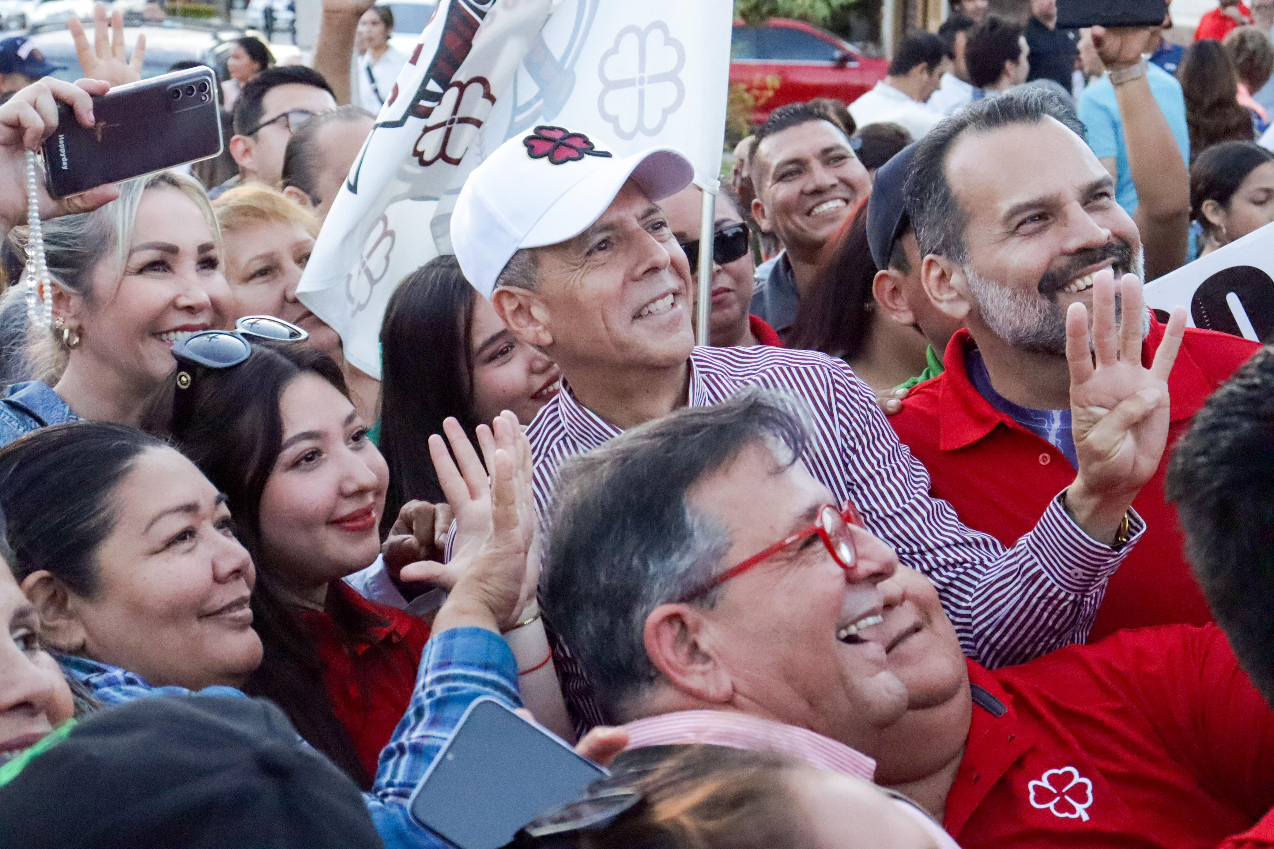 Gerardo Vargas Landeros durante su registro, dando el mensaje a los medios de comunicación