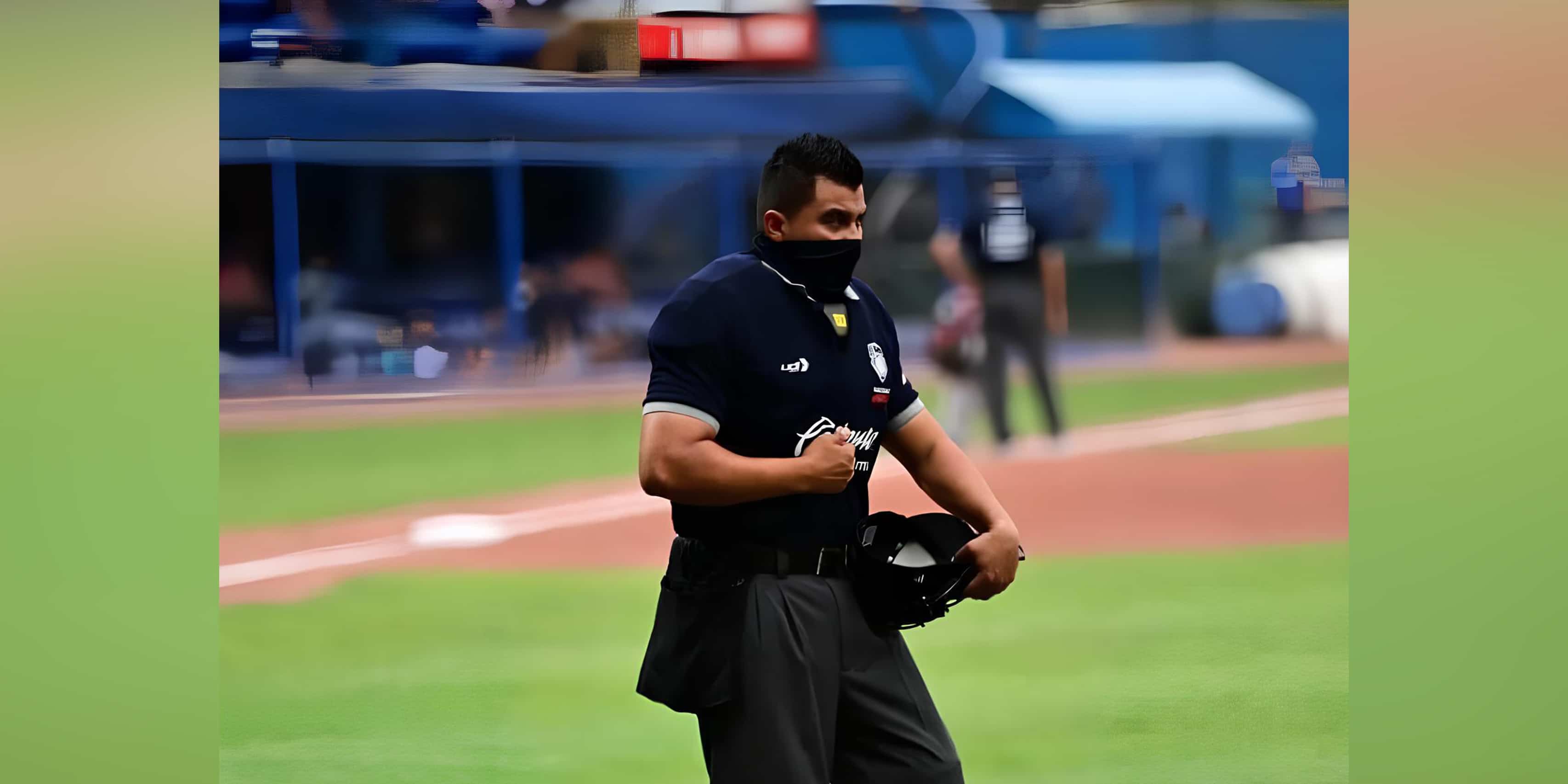 El ampáyer sinaloense Gilberto Mayer