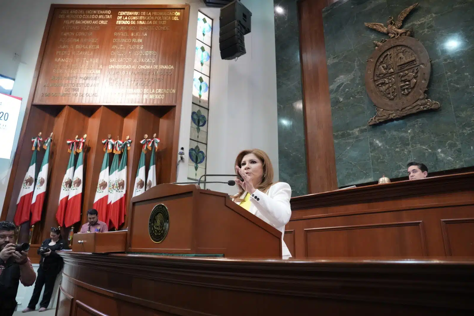 Gloria Himelda Félix Niebla, diputada del Grupo Plural, en el pleno del Congreso del Estado de Sinaloa en Culiacán