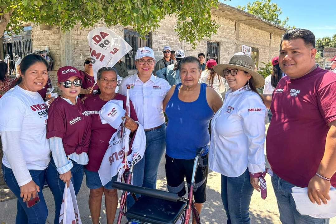 Graciela Domínguez durante su recorrido por Escuinapa