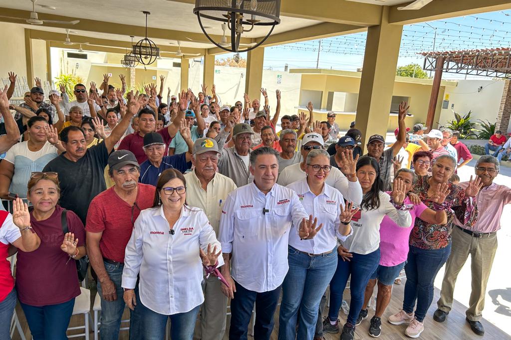 Graciela Domínguez reunida con Imelda Castro, Enrique Inzunza y pescadores de Escuinapa