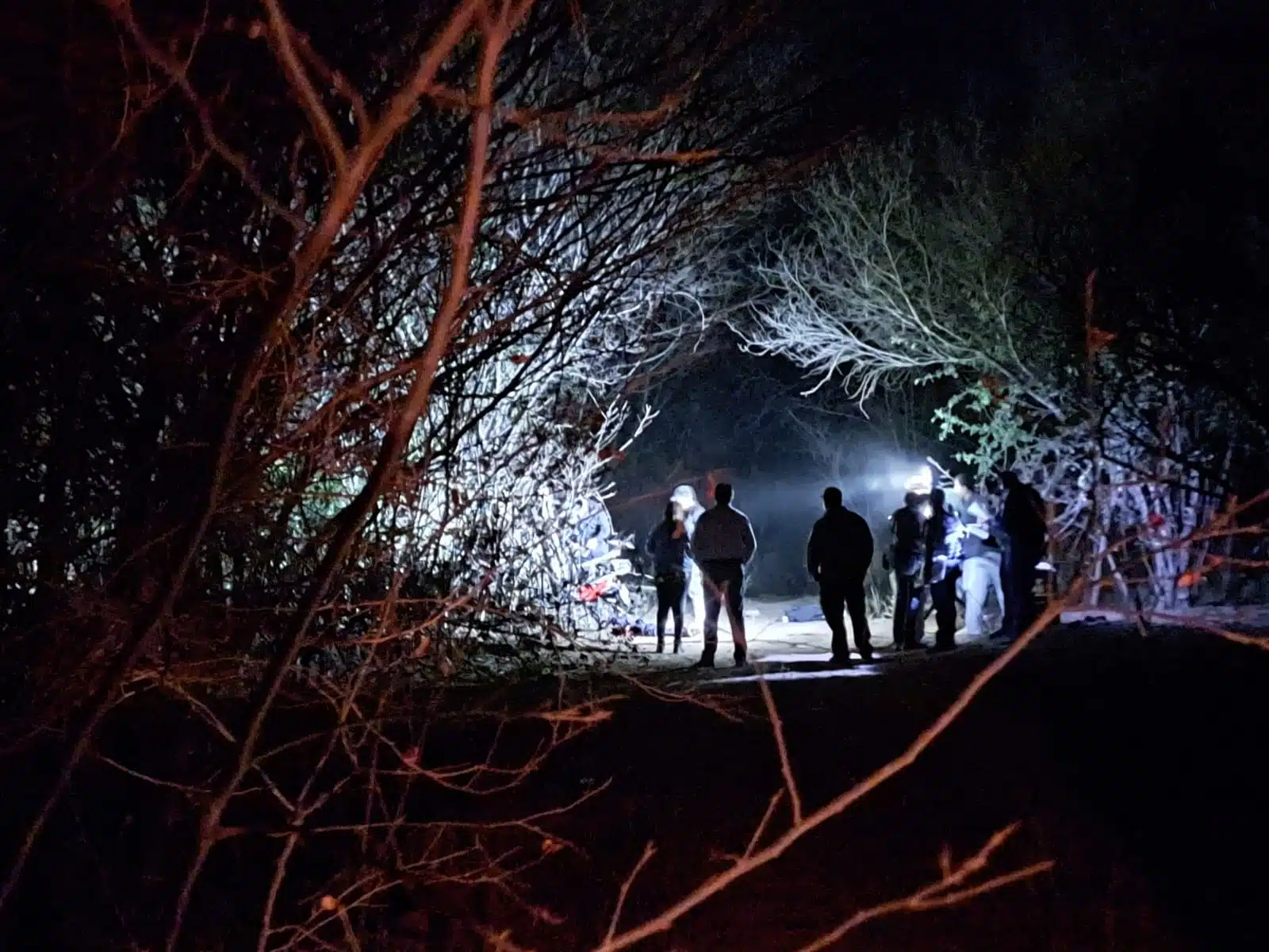 El cuerpo fue localizado en las inmediaciones de la sindicatura de Tepuche, al norte de la ciudad de Culiacán.