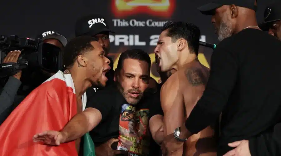 La pelea entre el campeón del mundo del peso superligero Devin Haney y Ryan García, se llevará a cabo esta noche.