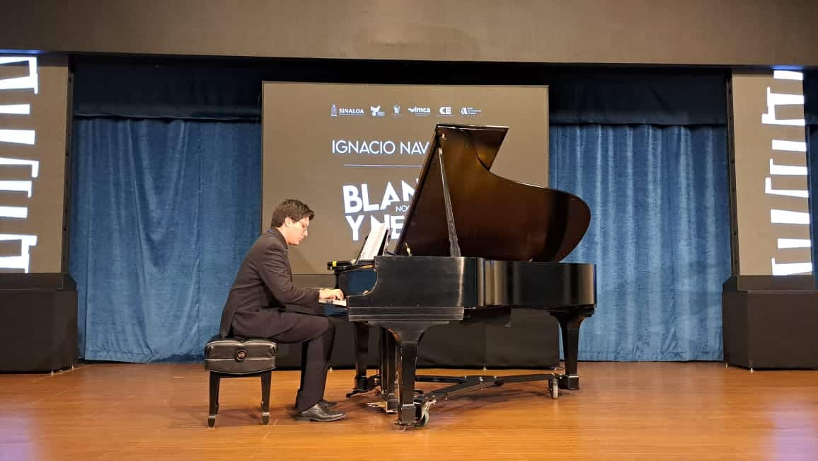 Juan Ignacio Navarrete Rosas presentó el concierto Blanco y Negro