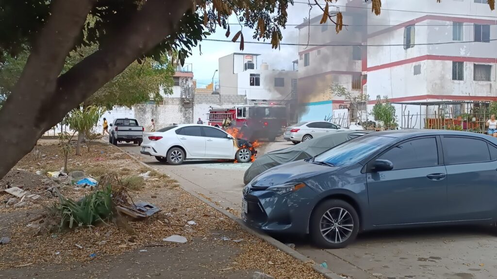 El incendio ocurrió en la calle Los Copales del Infonavit Conchi, dejando solo daños materiales.