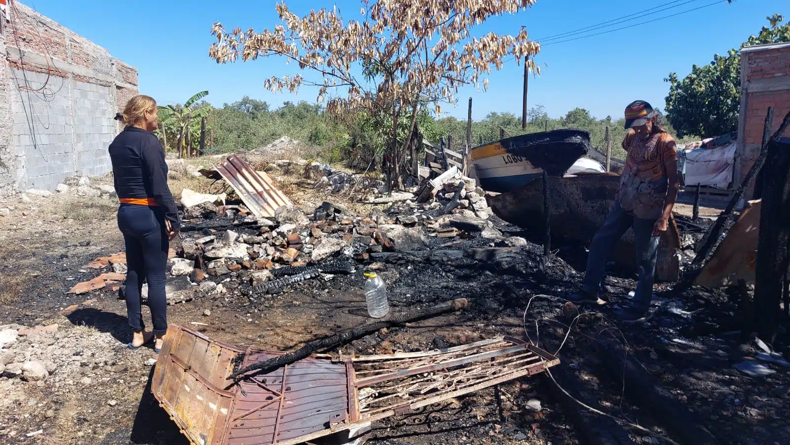 Incendio en casa de madera en Mazatlán