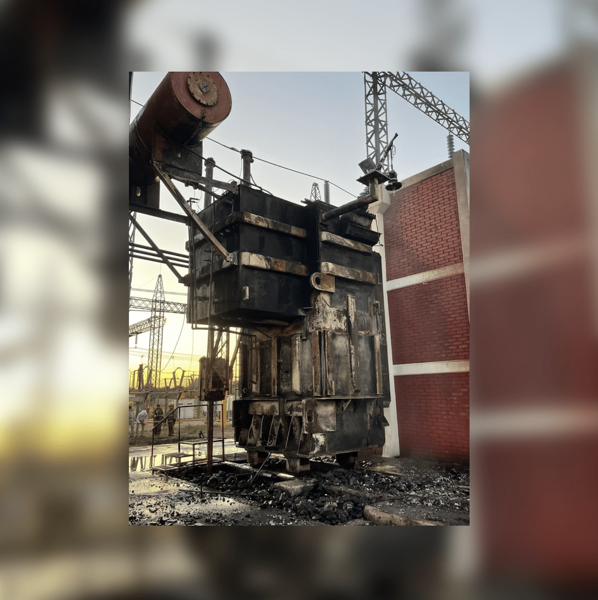 Planta Eléctrica de la CFE en la sindicatura de San Blas, El Fuerte incendiada