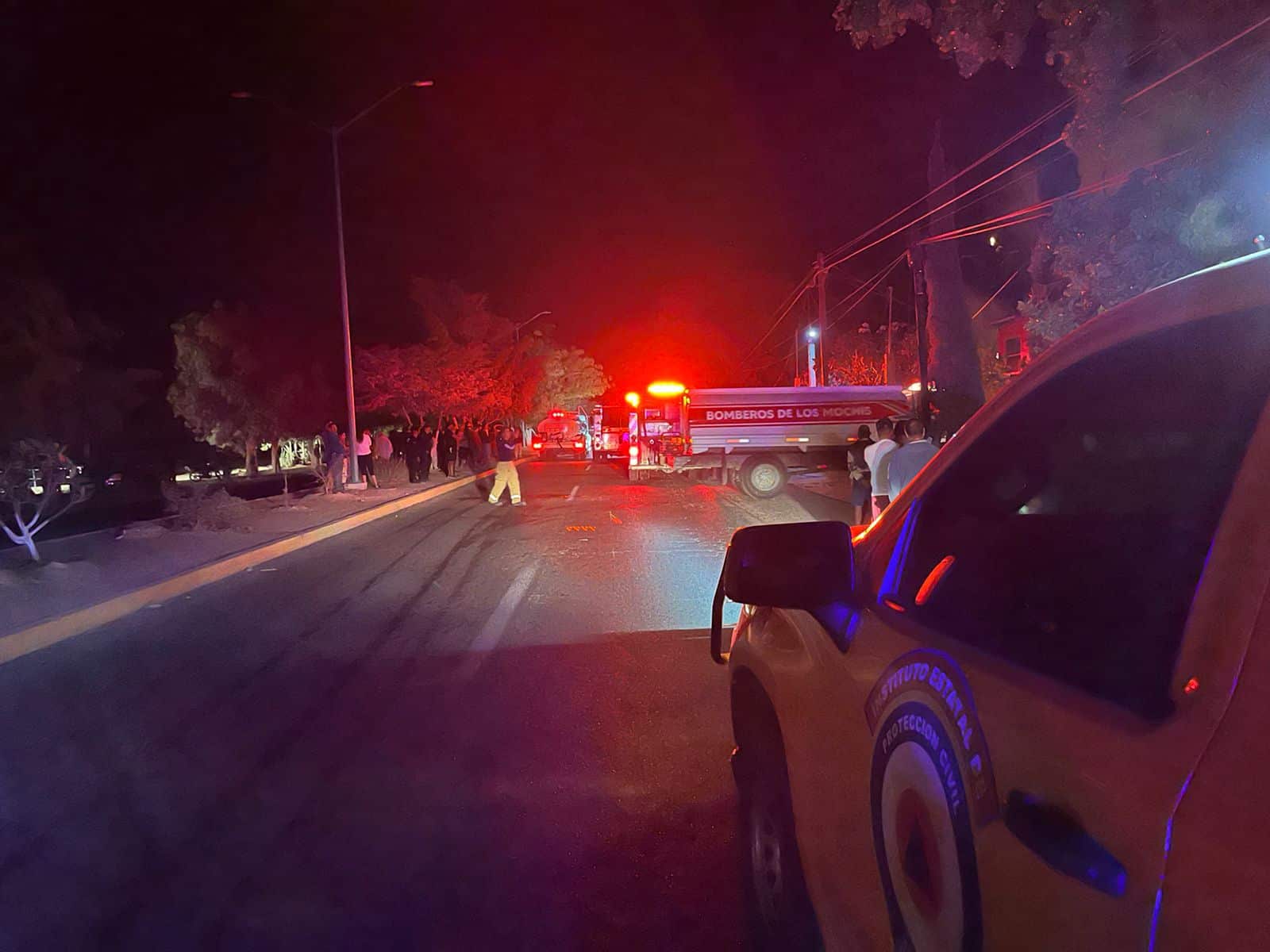 PC y bomberos en el incendio