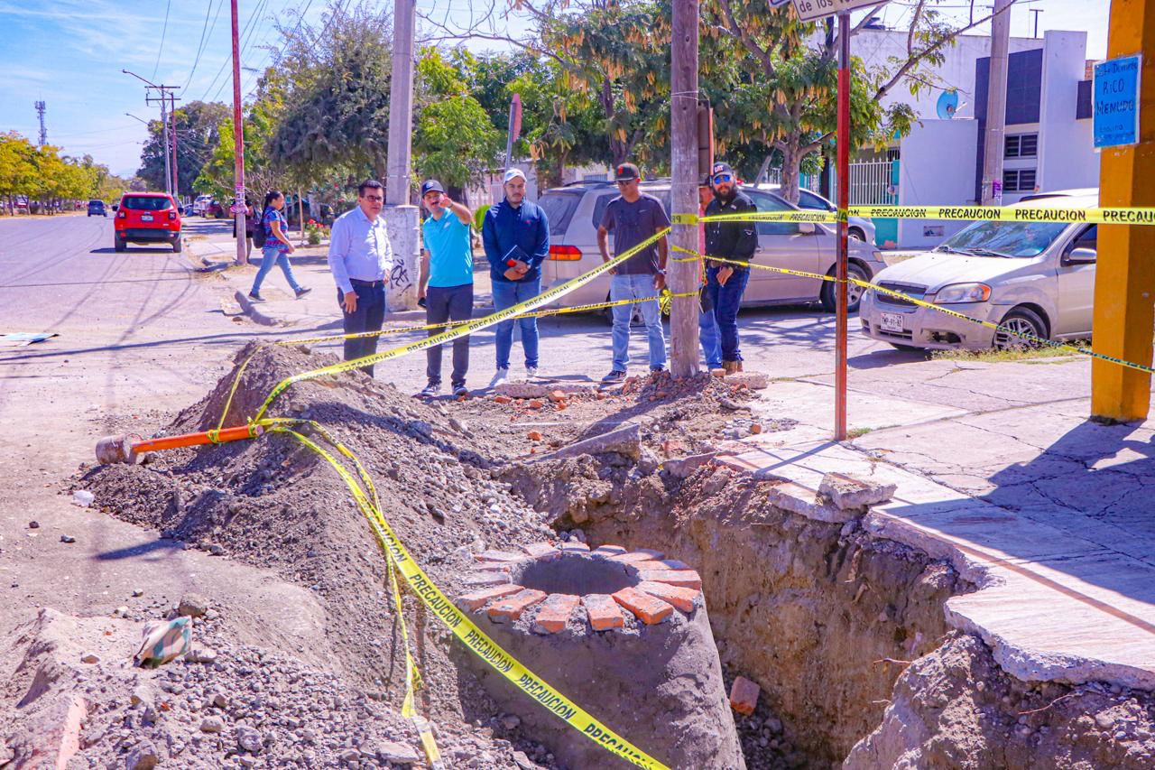 Alcalde Édgar González Zataráin verificando la obra