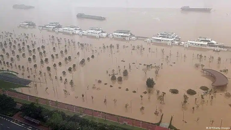 Intensas lluvias en China dejan 3 muertos y 11 personas desaparecidas