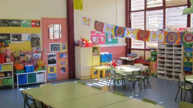 Investigan maltrato infantil en guardería de Milán; maestra le pegaba sus alumnos