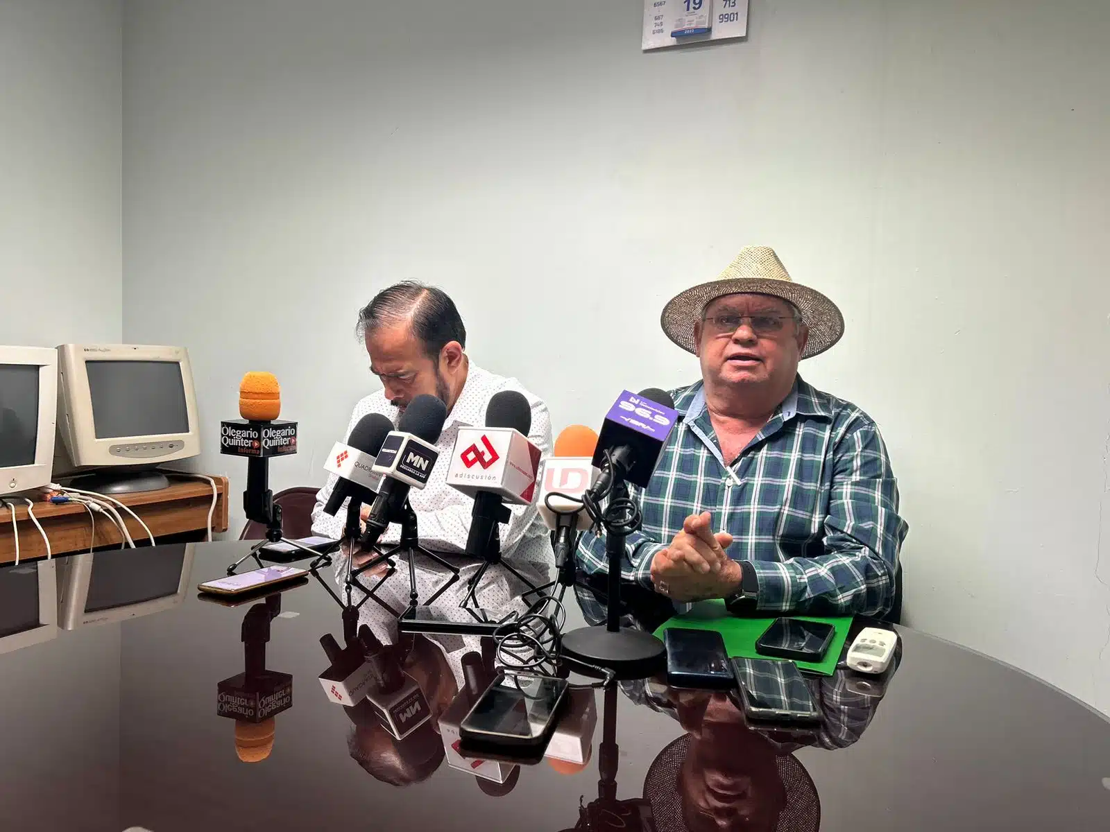 Joel Camacho González en rueda de prensa