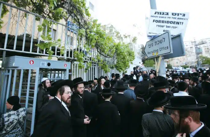 Judíos ultra ortodoxos dicen no al reclutamiento militar en Jerusalén