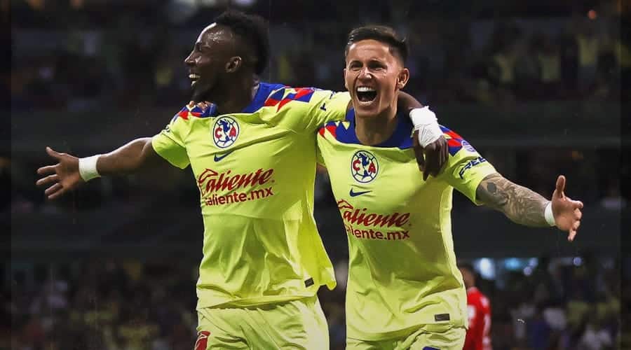 Julián Quiñones y Brian Rodríguez
