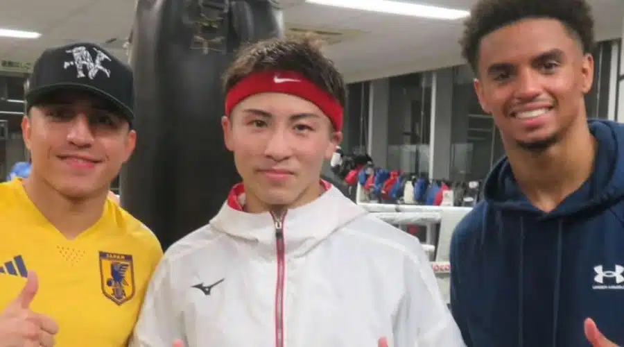 El boxeador Kevin Chacal con Naoya Inoue