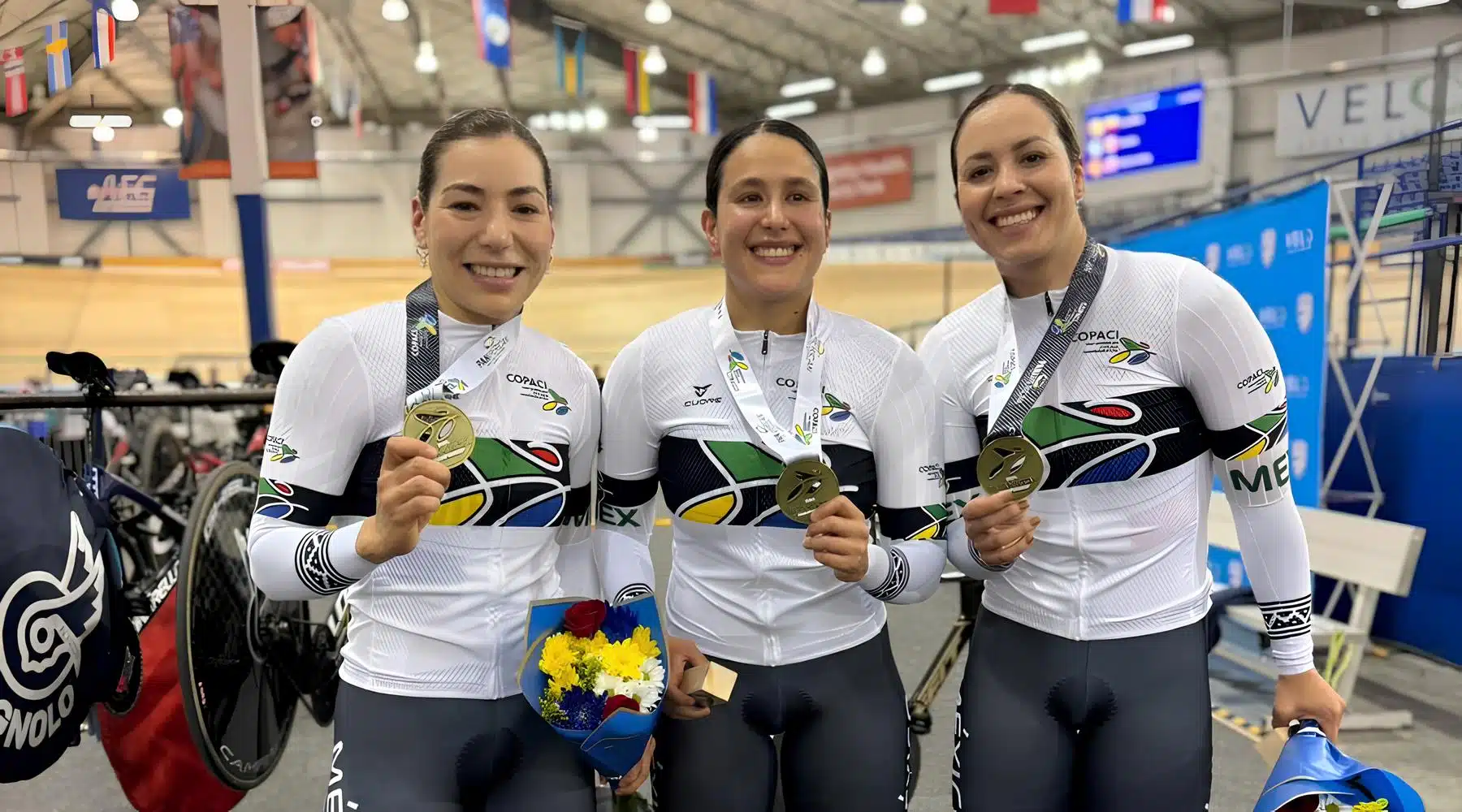 Las ciclistas mexicanas Luz Daniela Gaxiola, Jessica Salazar y Yuli Verdugo