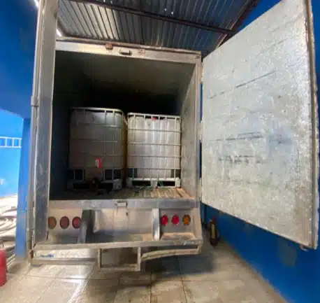 FGR catea bodega y localiza más de 2 mil 500 litros de combustible en Casa Redonda, Mazatlán