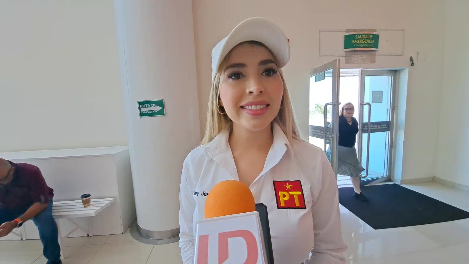 María José Lerma Sarabia, candidata a la Alcaldía de Mazatlán por el Partido del Trabajo, en entrevista con Línea Directa