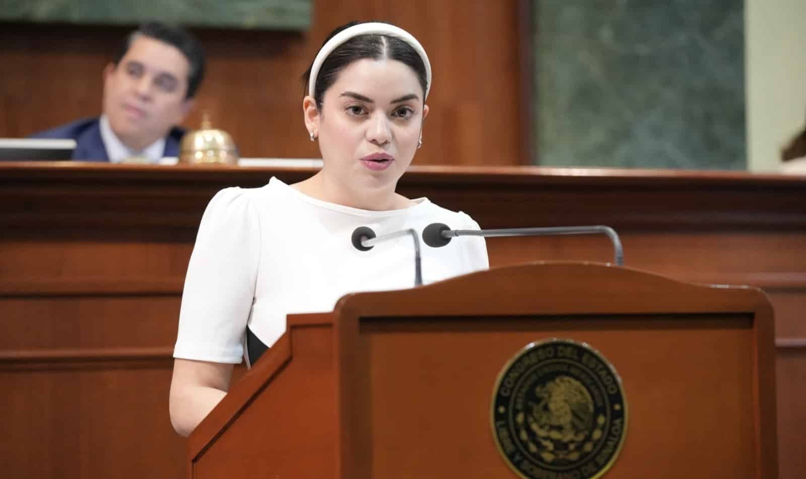 María José Menchaca Tiznado en Congreso del Estado