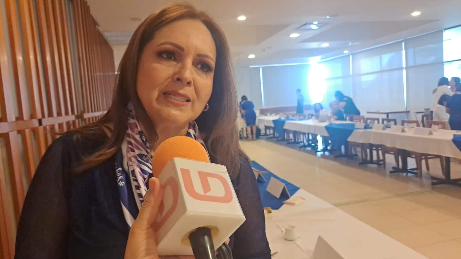 María Teresa Medina Montijo, contadora pública certificada, en entrevista con Línea Directa en Los Mochis