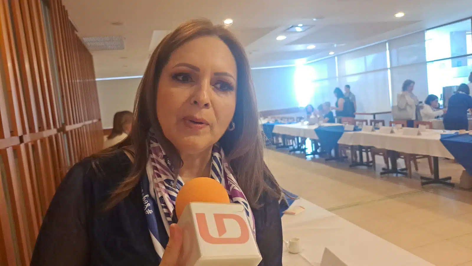 María Teresa Medina Montijo, contadora pública certificada, en entrevista con Línea Directa en Los Mochis