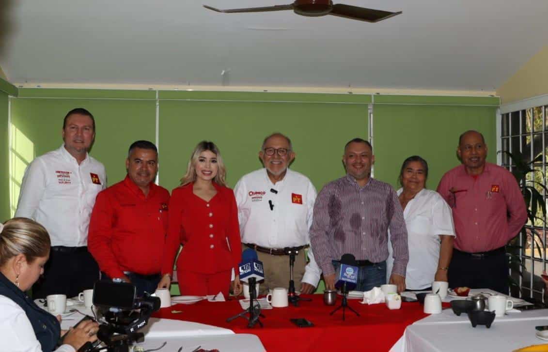 Mary José Sarabia, junto a los candidatos a diputados locales, Rosa María Valdez Zamora por el distrito 20; Luis Guillermo Benítez Torres, “el Químico” por el distrito 22 y Olegario García Noriega, por el distrito 23.