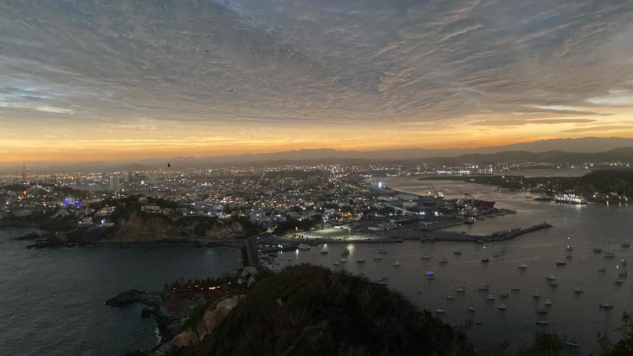 Vista de Mazatlán desde el faro durante el Eclipse total de Sol