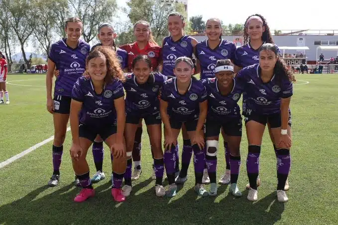 11 jugadoras del equipo de Mazatlán FC ante su duelo contra Necaxa en la Liga MX Femenil