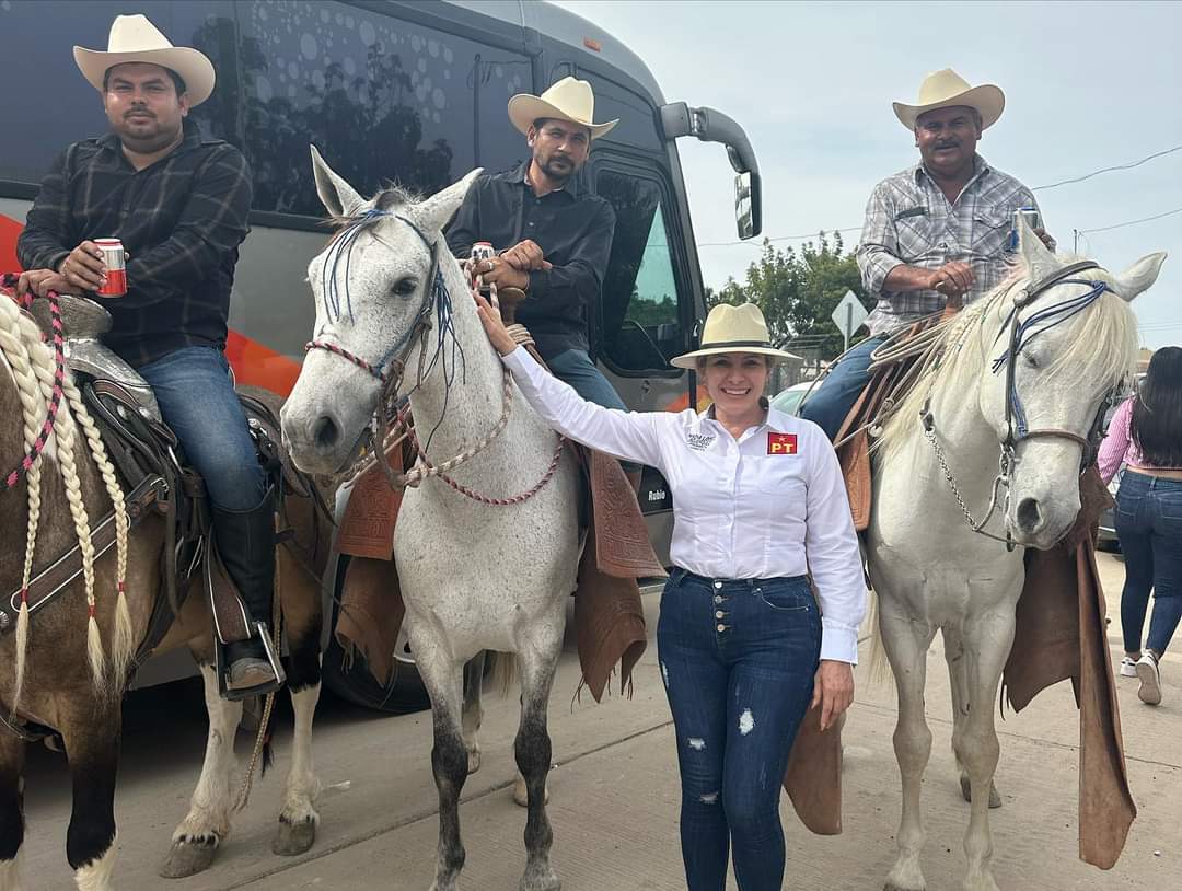 Nadia López Bojórquez, candidata a alcaldesa de Sinaloa municipio, durante su tercer día de campaña