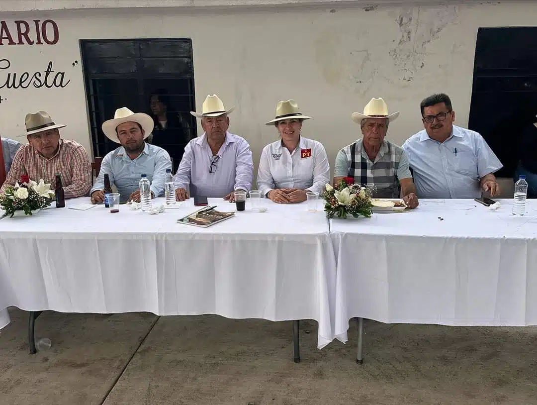 Nadia López Bojórquez, candidata a alcaldesa de Sinaloa municipio, durante su tercer día de campaña