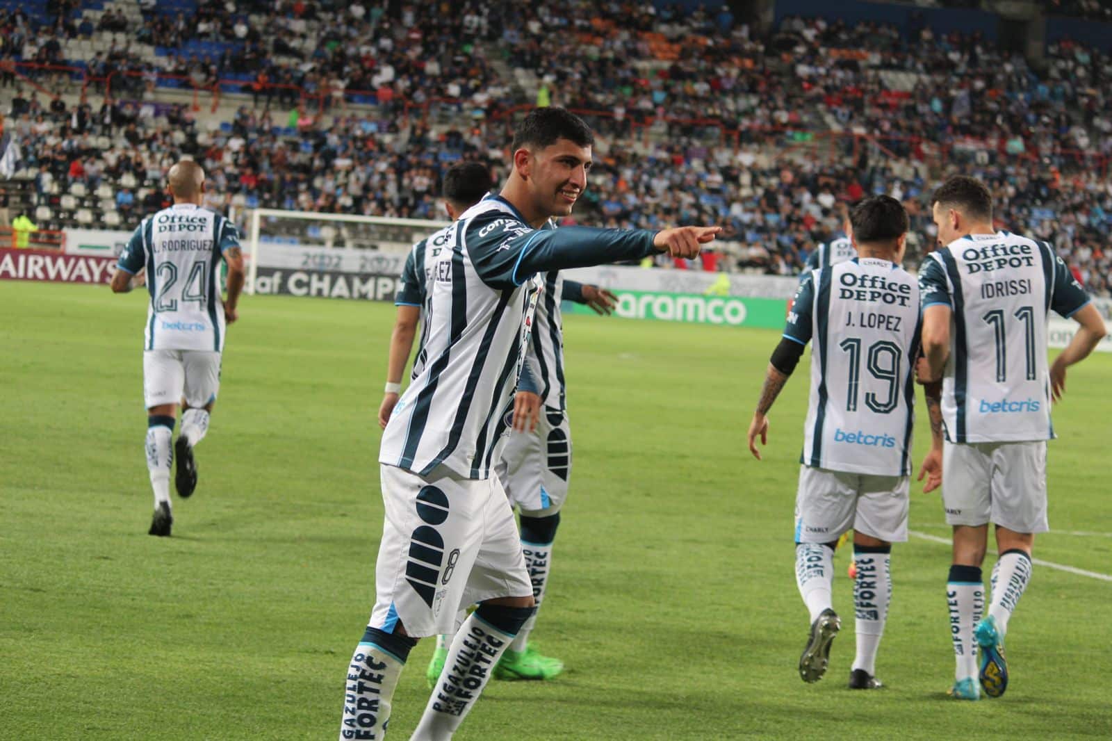 Fotografías del juego entre Pachuca y Herediano