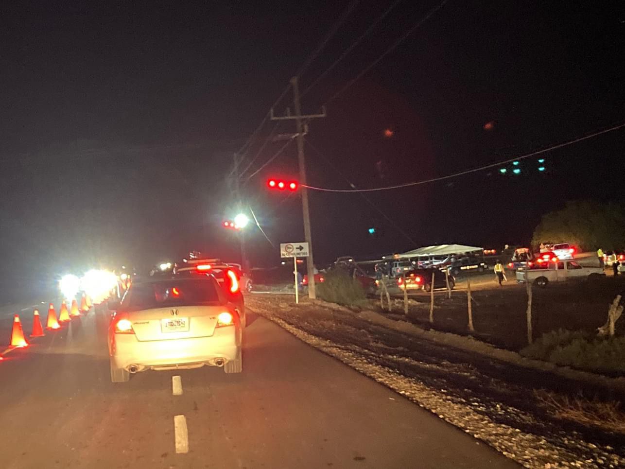 Retén de alcoholímetro en carretera de Guasave.