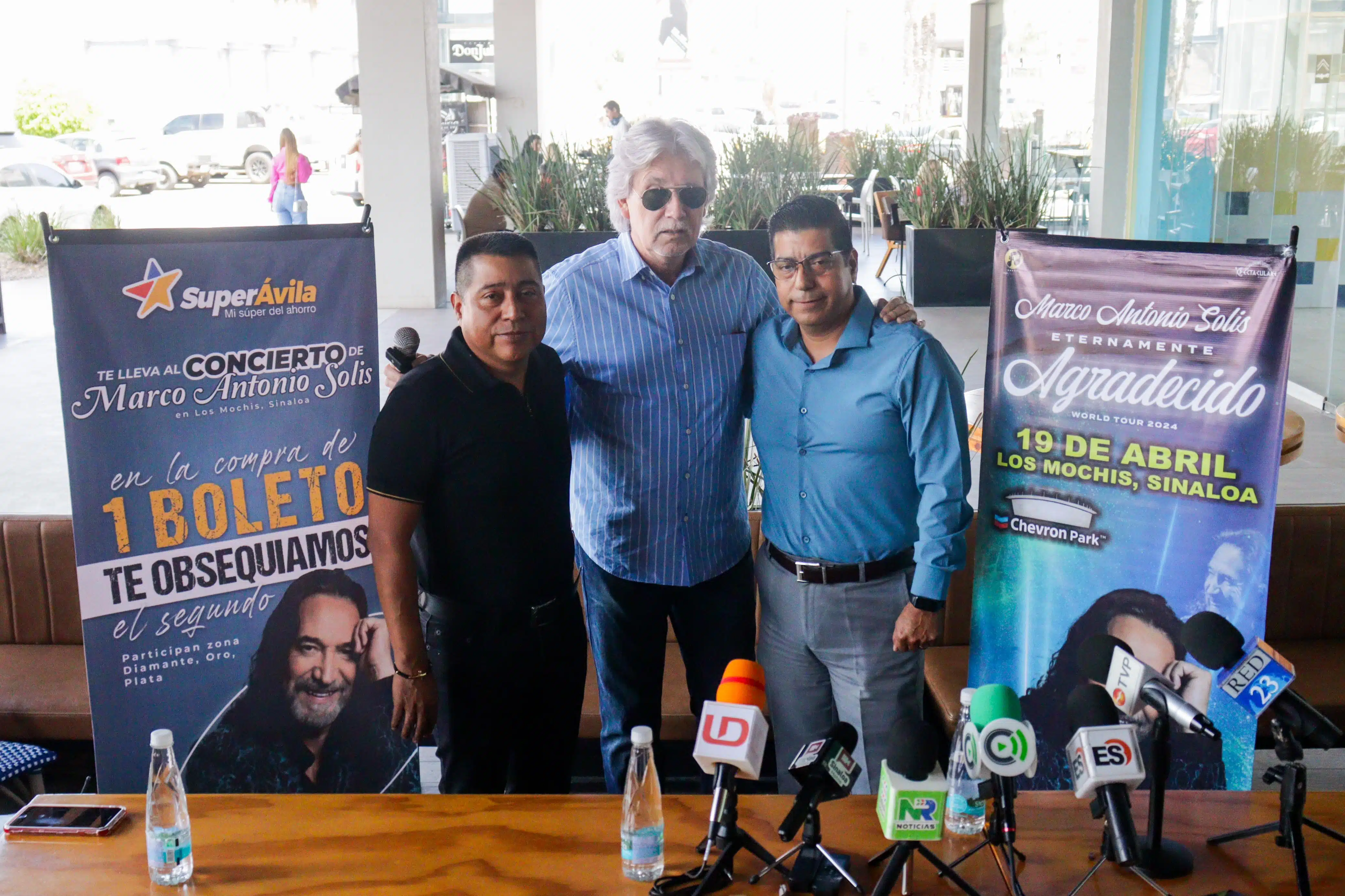 Rueda de prensa en Los Mochis previo al concierto de Marco Antonio Solís