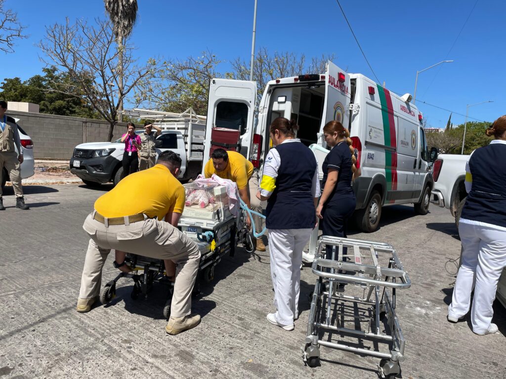 paramédicos en simulacro de incendio en Hospital Fátima de Los Mochis