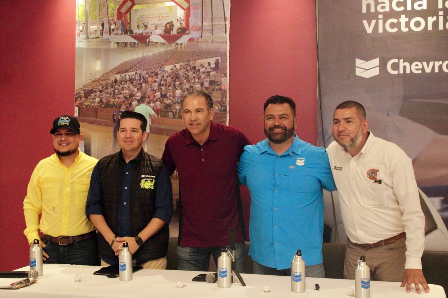 Directivos del softbol y del deporte ahomense, en la reunión para la Liga Chevron de Softbol 2024
