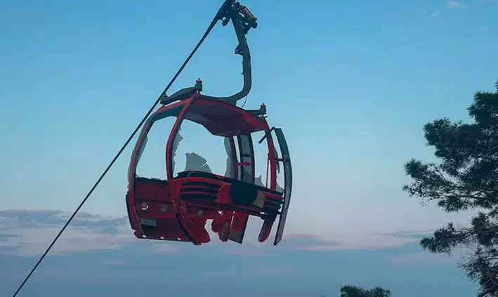 Choque de teleférico en Turquía deja un muerto y 10 heridos