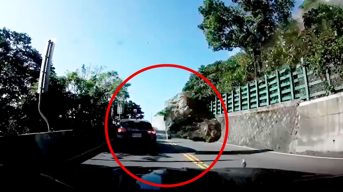Vehículo es aplastado por rocas durante terremoto en Taiwán