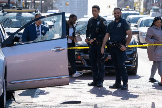 Ataque a tiros deja 3 heridos y 1 muerto en Nueva York