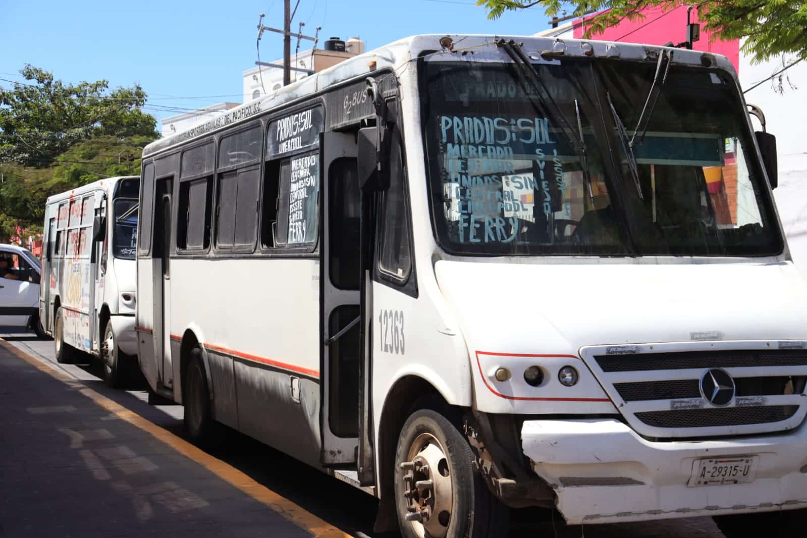 Unidades del transporte público en Mazatlán