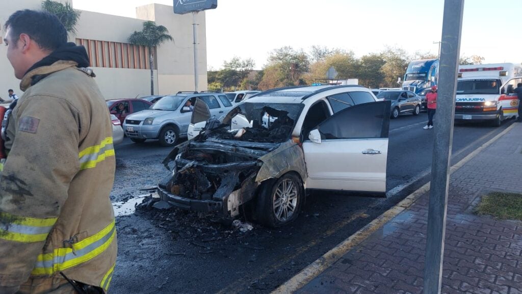 Del incendio solo se reporta daños materiales