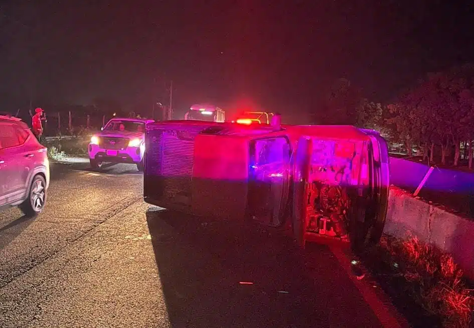 El accidente ocurrió sobre la carretera Internacional México 15, frente a la sindicatura de El Burrión.