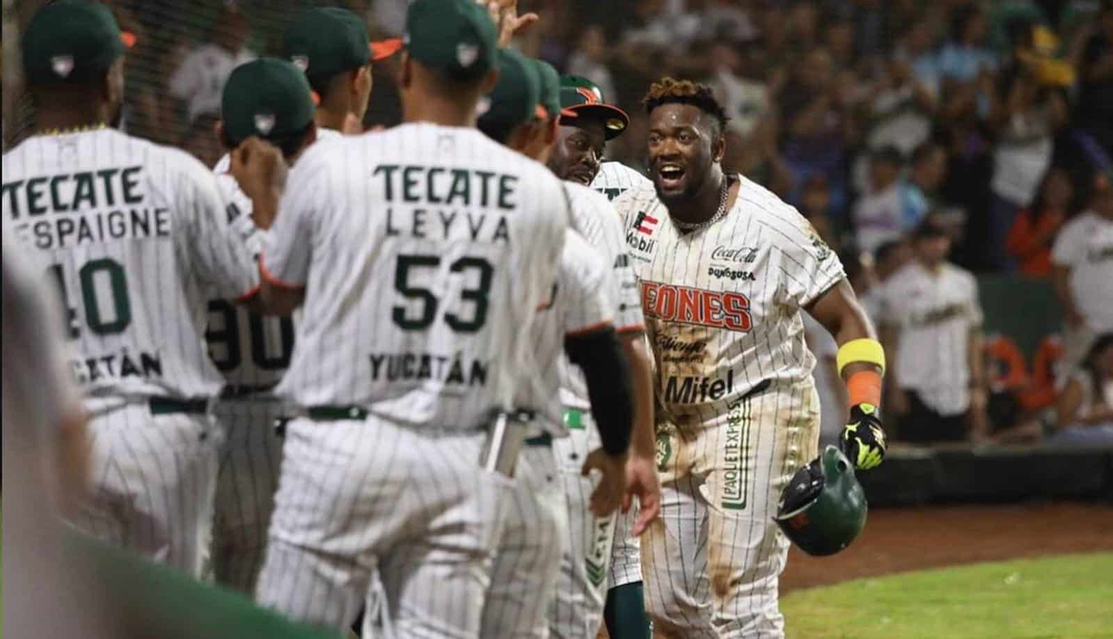El pelotero cubano Yadir Drake fue el encargado de conectar el primer jonrón en la era profesional del estadio Víctor Cervera Pacheco