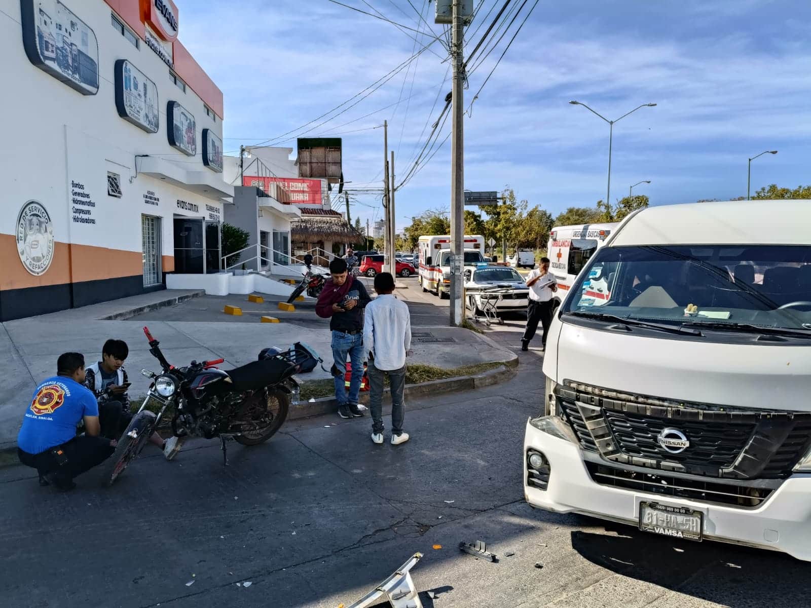 Personas lesionadas por accidente en colonia Sánchez Célis de Mazatlán