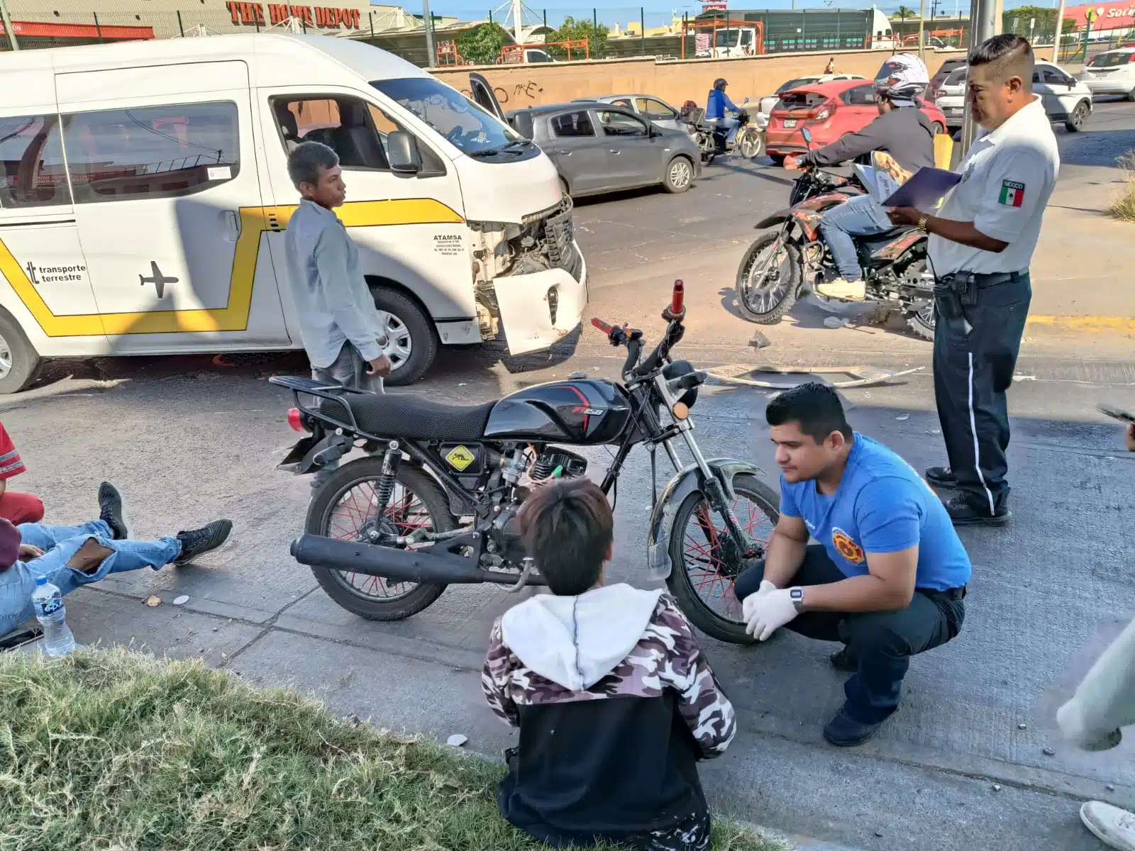 Personas lesionadas por accidente en colonia Sánchez Célis de Mazatlán
